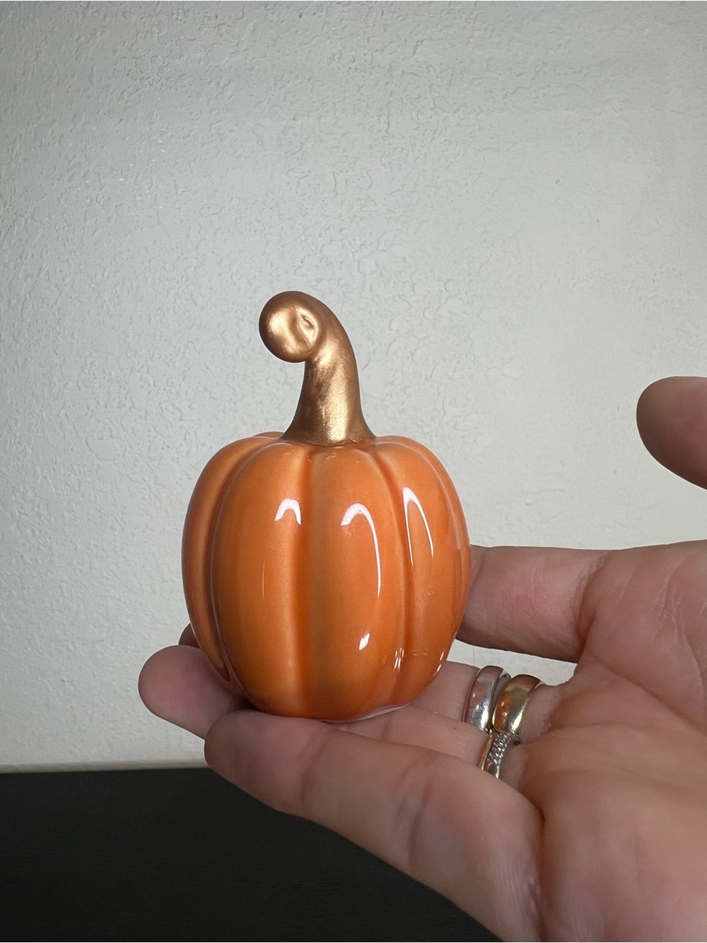NEW Target Bullseyes Playground Set of 8 Medium & Small Ceramic Pumpkins - Picture 15 of 15